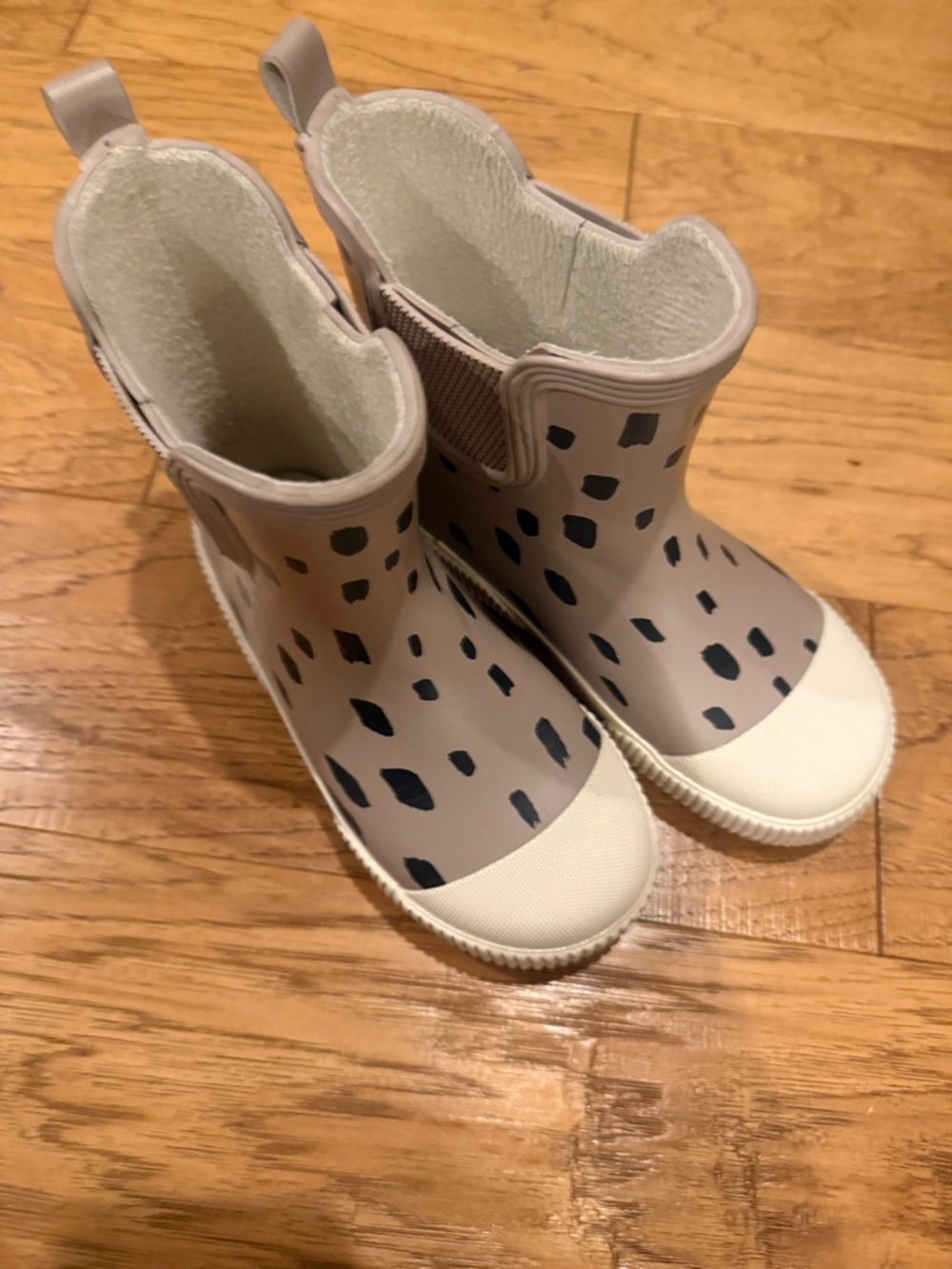 H&M Gray and Cream Kids Rain Boots with Black Spot Print